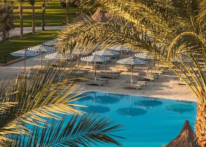 منتجع Siva Grand 4*
