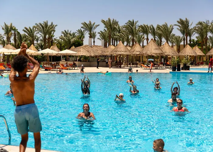 منتجع Siva Grand