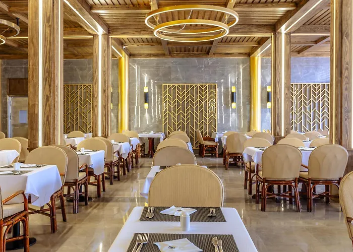 منتجع Siva Grand 4*